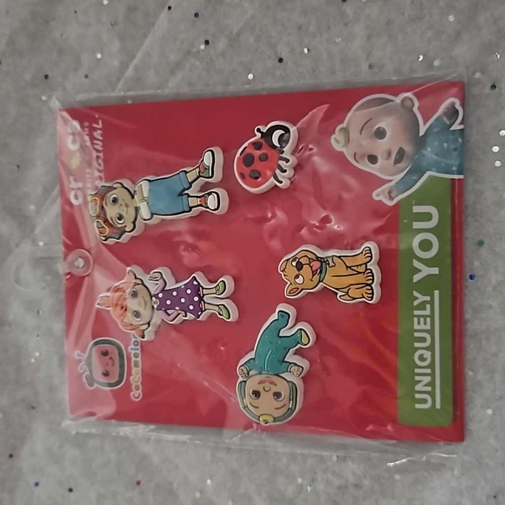CROCS JIBBITZ COCOMELON 5 PACK CHARMS: NEW IN PACKAGE